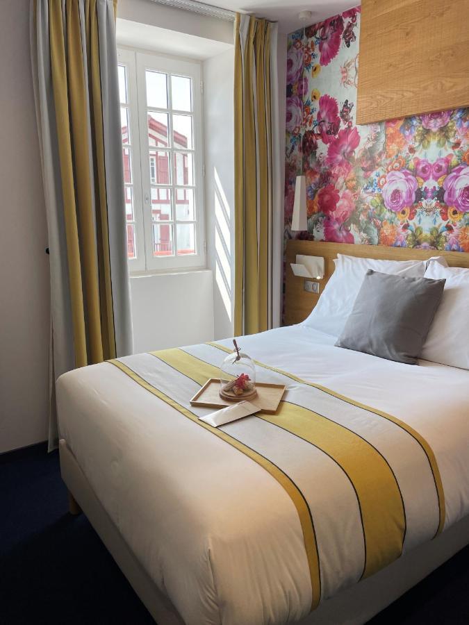 Hotel Berria Hasparren Buitenkant foto