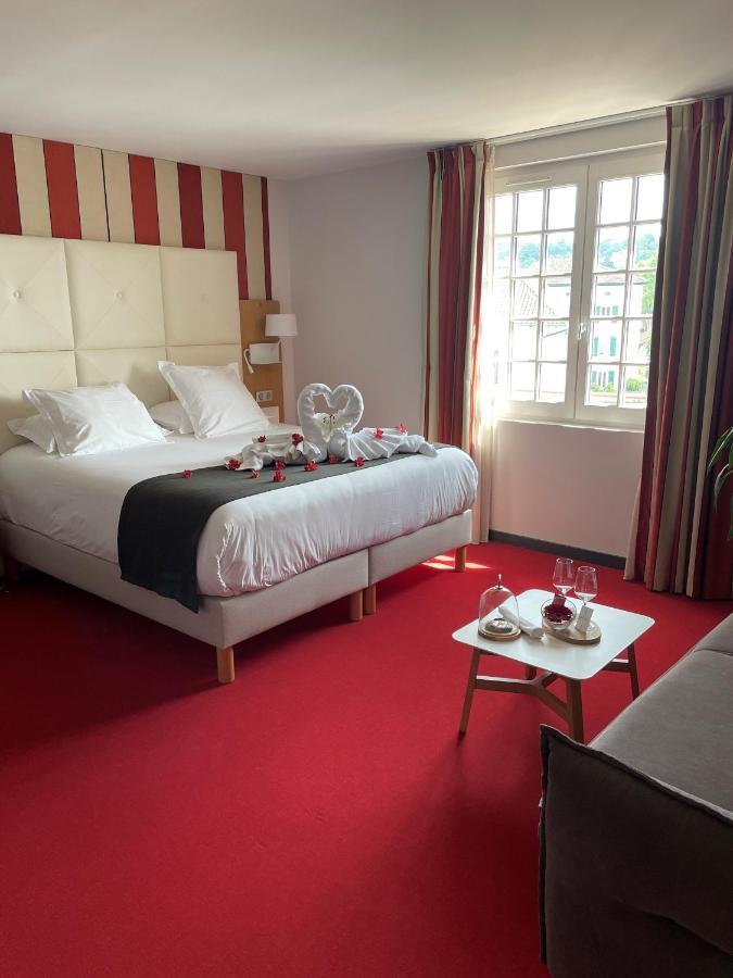 Hotel Berria Hasparren Buitenkant foto