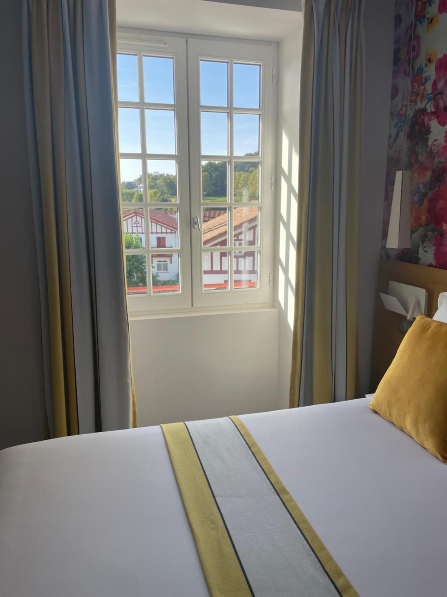 Hotel Berria Hasparren Buitenkant foto